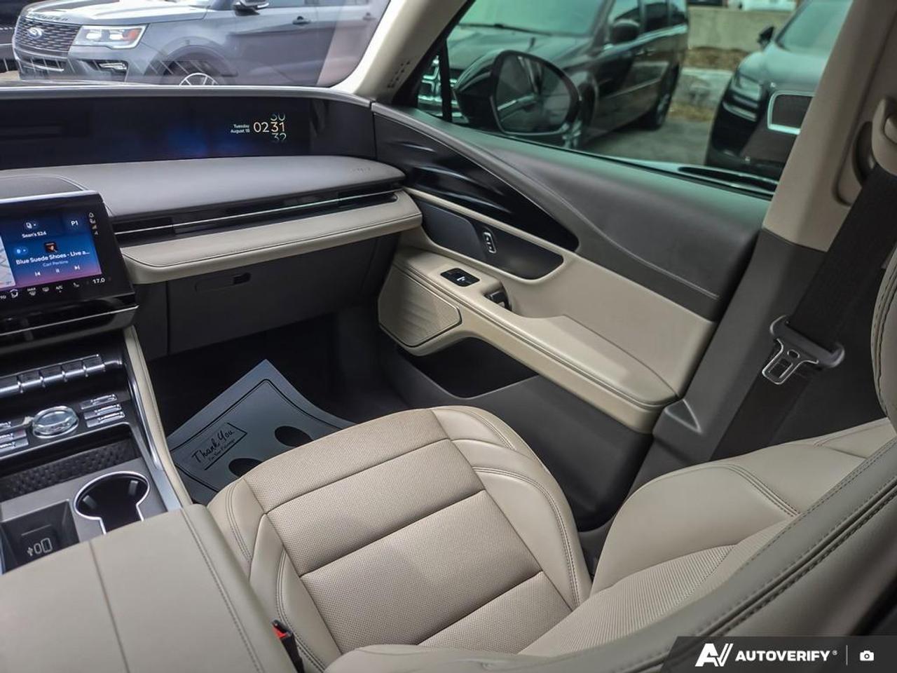 2025 Lincoln Nautilus Premiere LOW RATES | ONE OWNER | NO ACCIDENTS | Photo