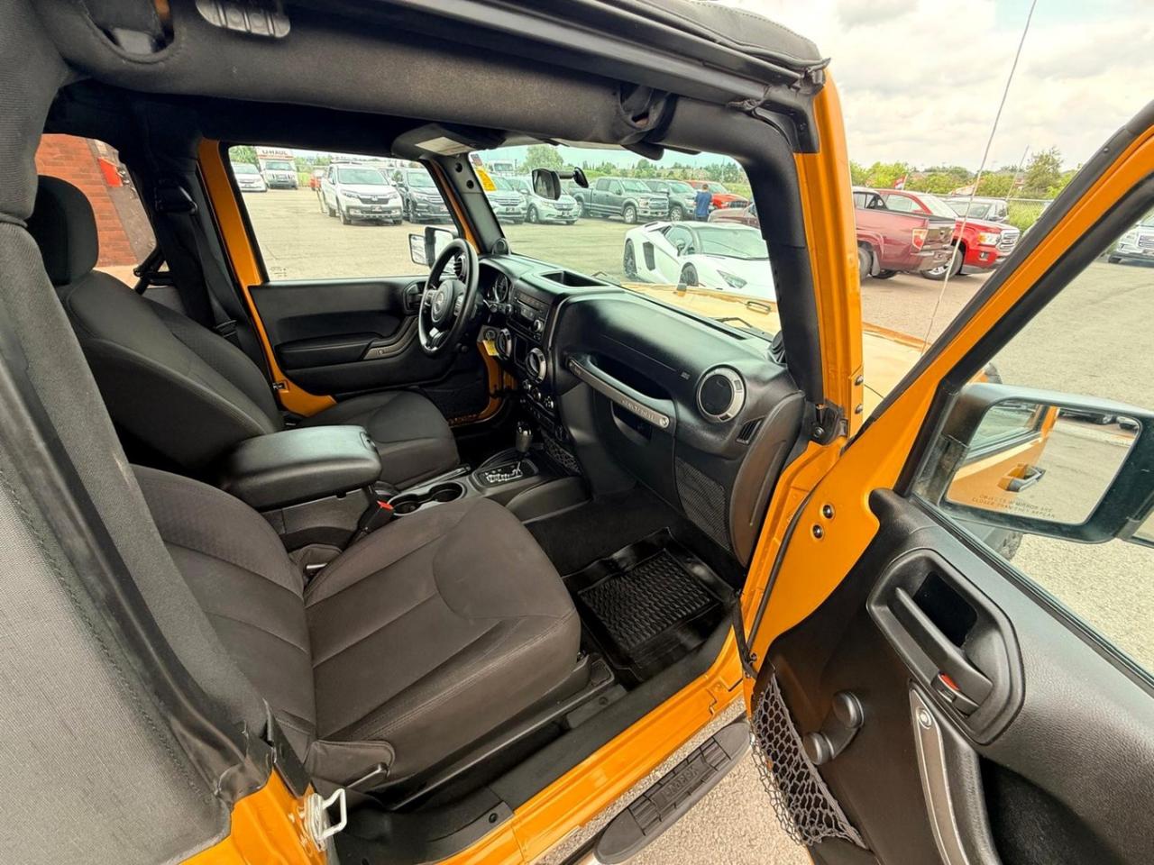 2014 Jeep Wrangler Sport 4WD V6 Photo3