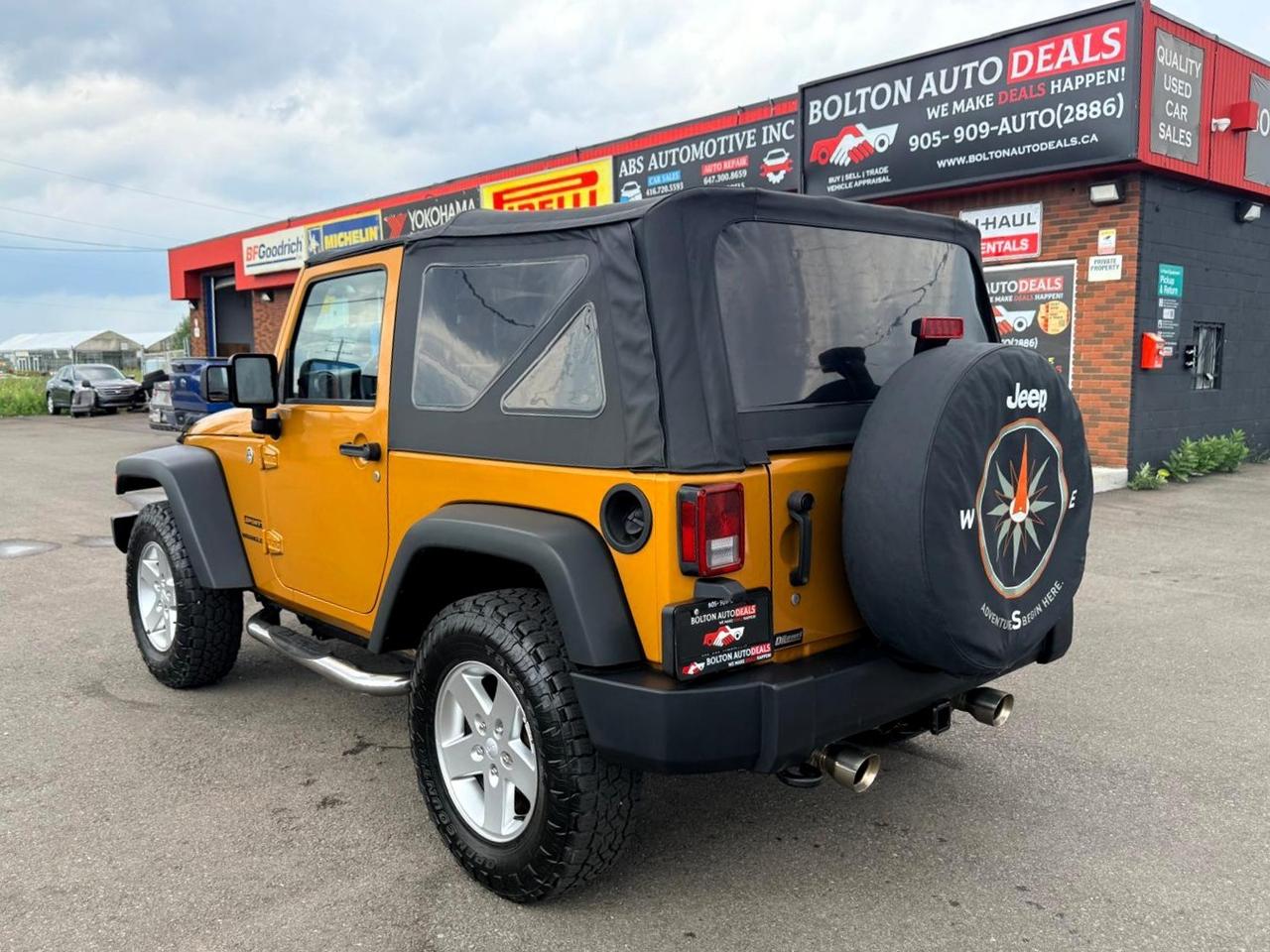 2014 Jeep Wrangler Sport 4WD V6 Photo
