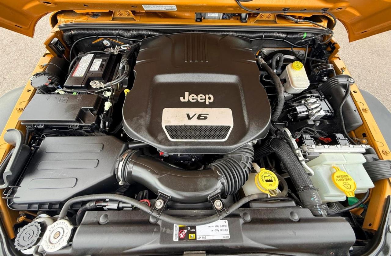 2014 Jeep Wrangler Sport 4WD V6 Photo