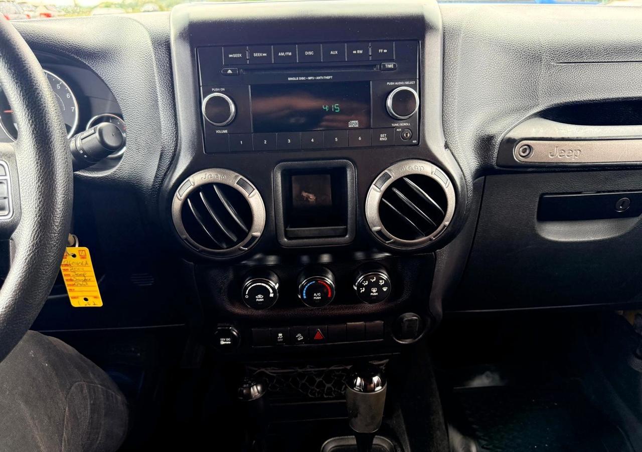 2014 Jeep Wrangler Sport 4WD V6 Photo