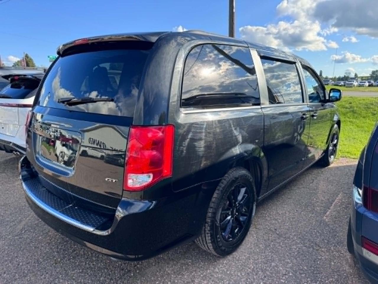 2019 Dodge Grand Caravan GT Photo5