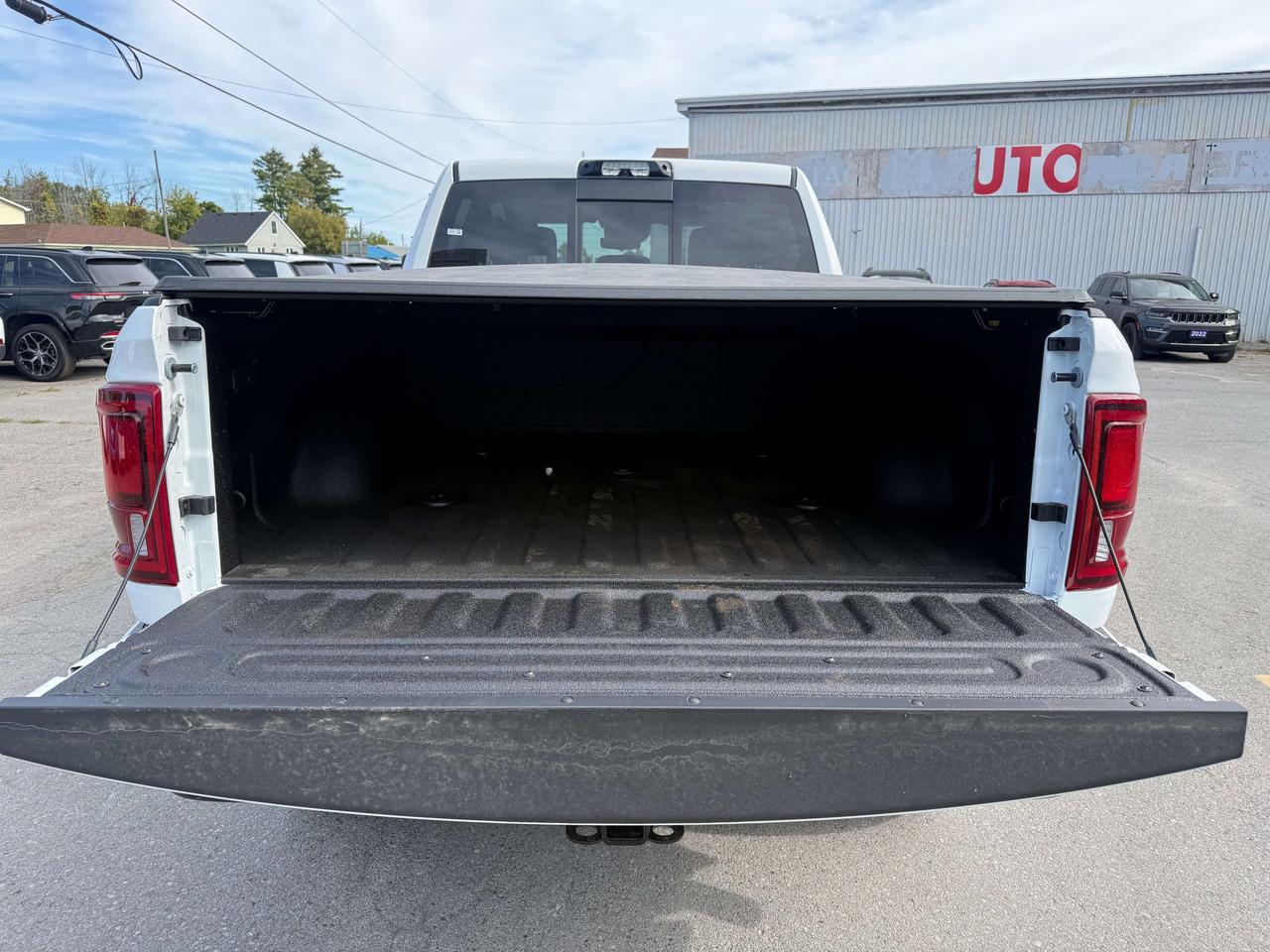 2027 RAM 2500 Limited Crew Cab 4x4 Photo3