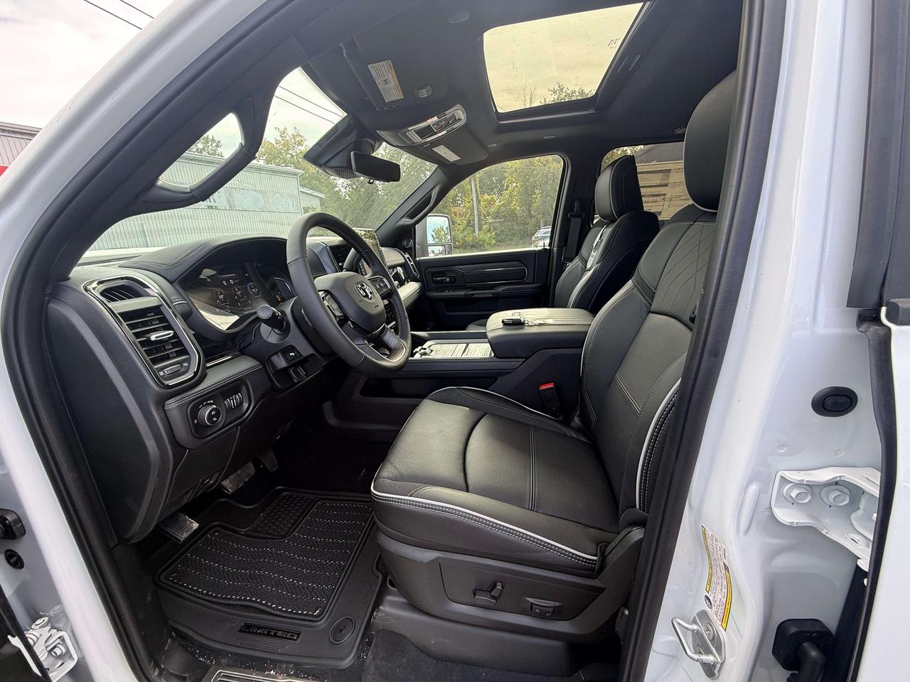 2027 RAM 2500 Limited Crew Cab 4x4 Photo