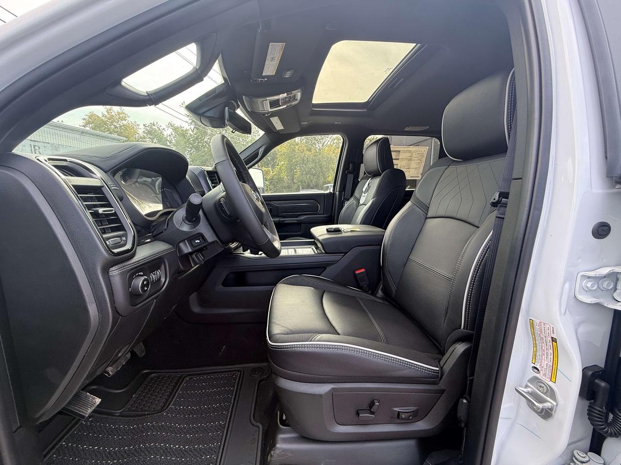 2027 RAM 2500 Limited Crew Cab 4x4 Photo
