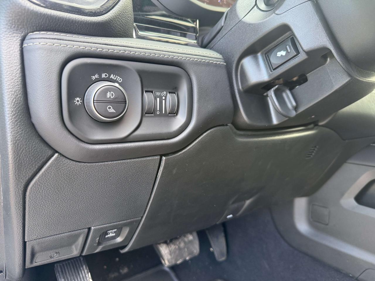 2027 RAM 2500 Limited Crew Cab 4x4 Photo