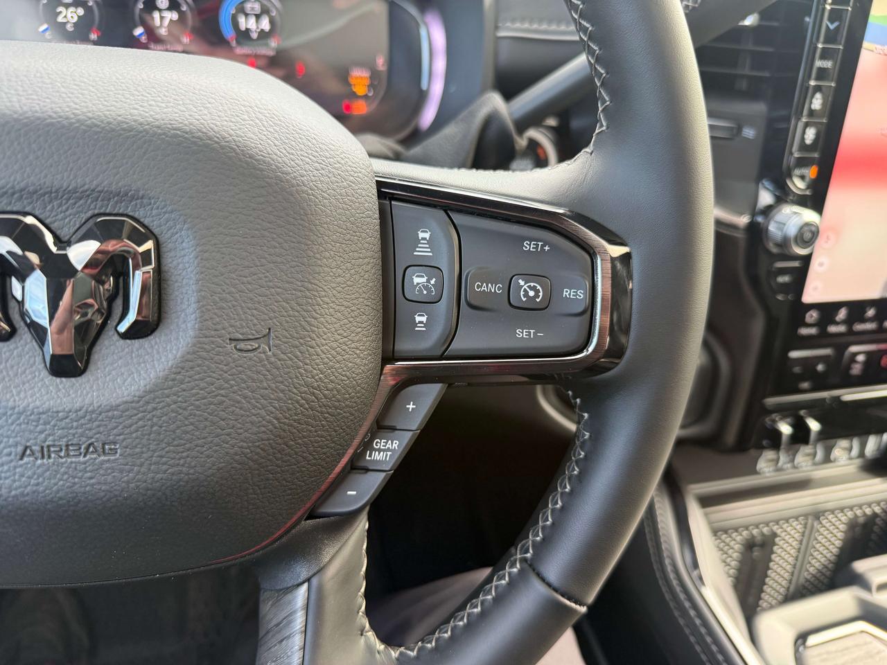 2027 RAM 2500 Limited Crew Cab 4x4 Photo
