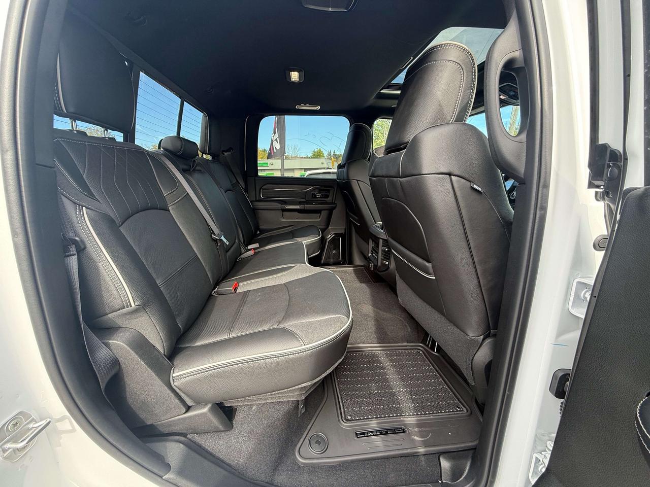 2027 RAM 2500 Limited Crew Cab 4x4 Photo