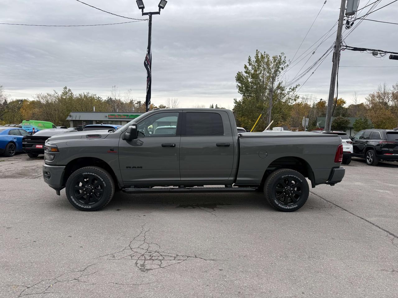 2027 RAM 2500 Big Horn 4X4 Crew Cab - Night Edition Photo5