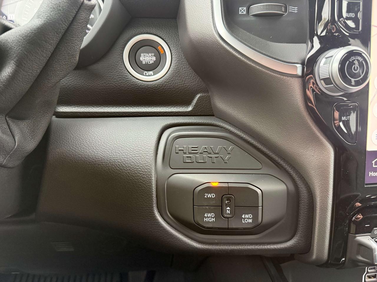 2027 RAM 2500 Big Horn 4X4 Crew Cab - Night Edition Photo