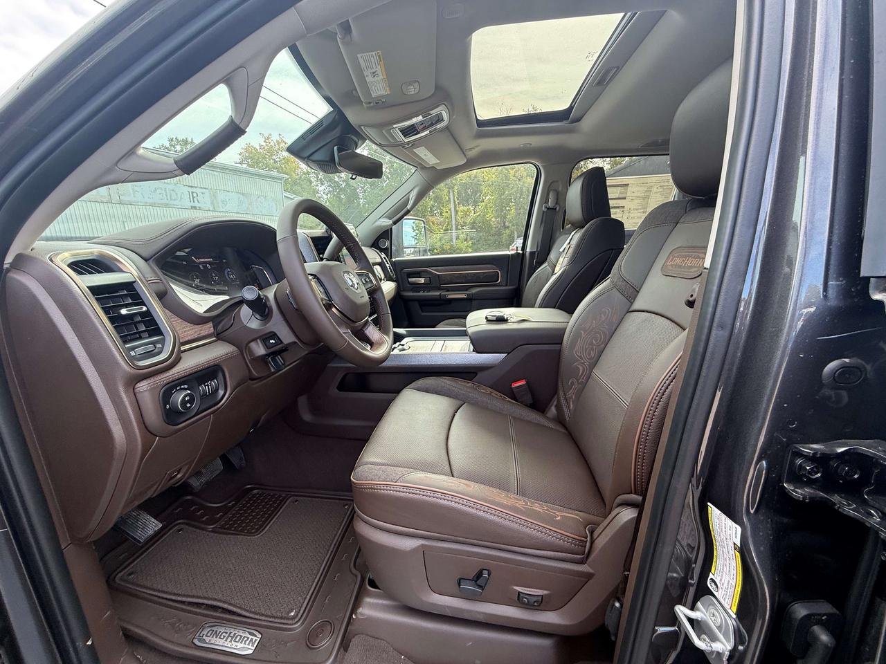 2027 RAM 2500 LONGHORN CREW CAB 4X4 Photo