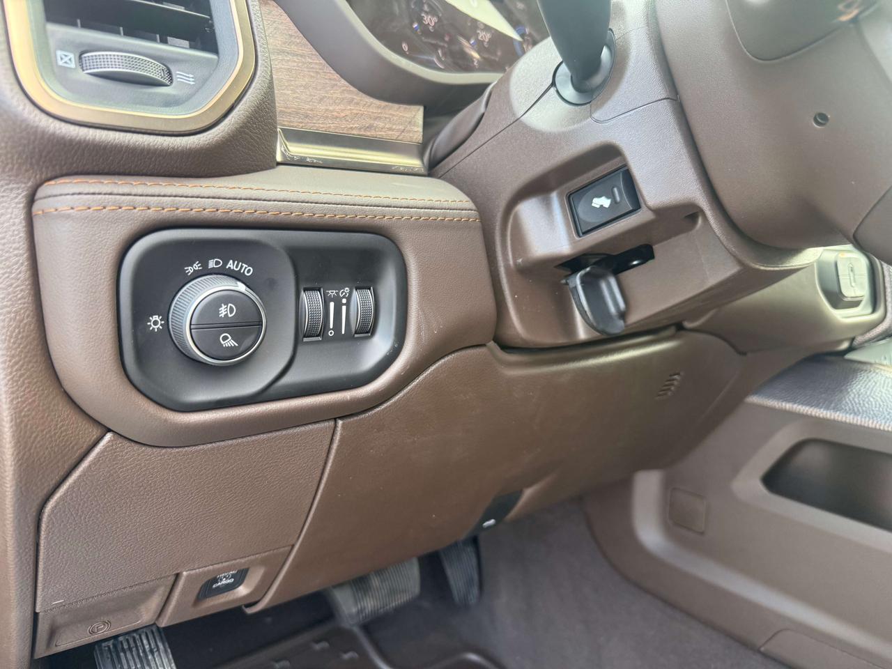 2027 RAM 2500 LONGHORN CREW CAB 4X4 Photo