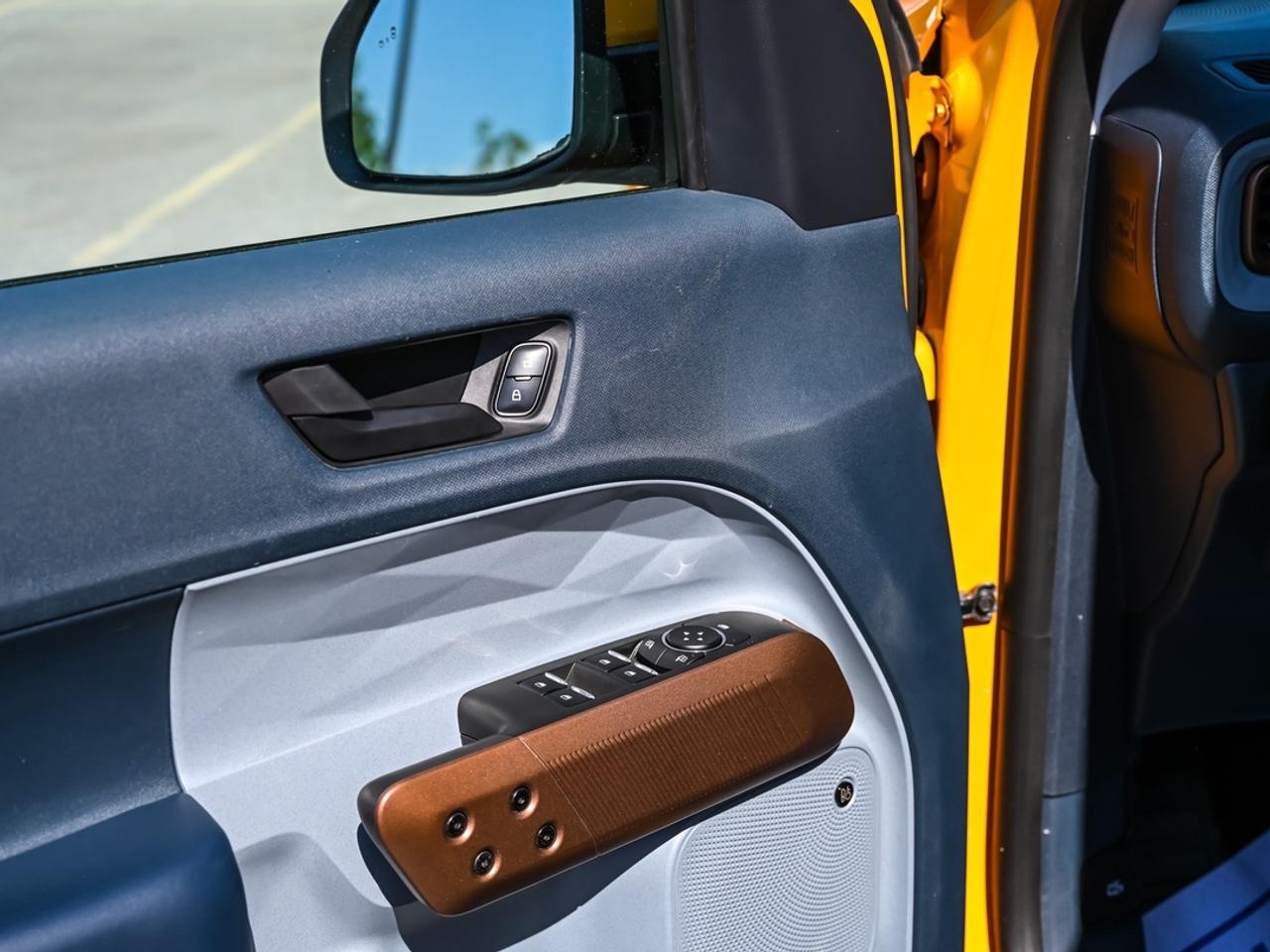 2023 Ford Maverick Lariat Photo