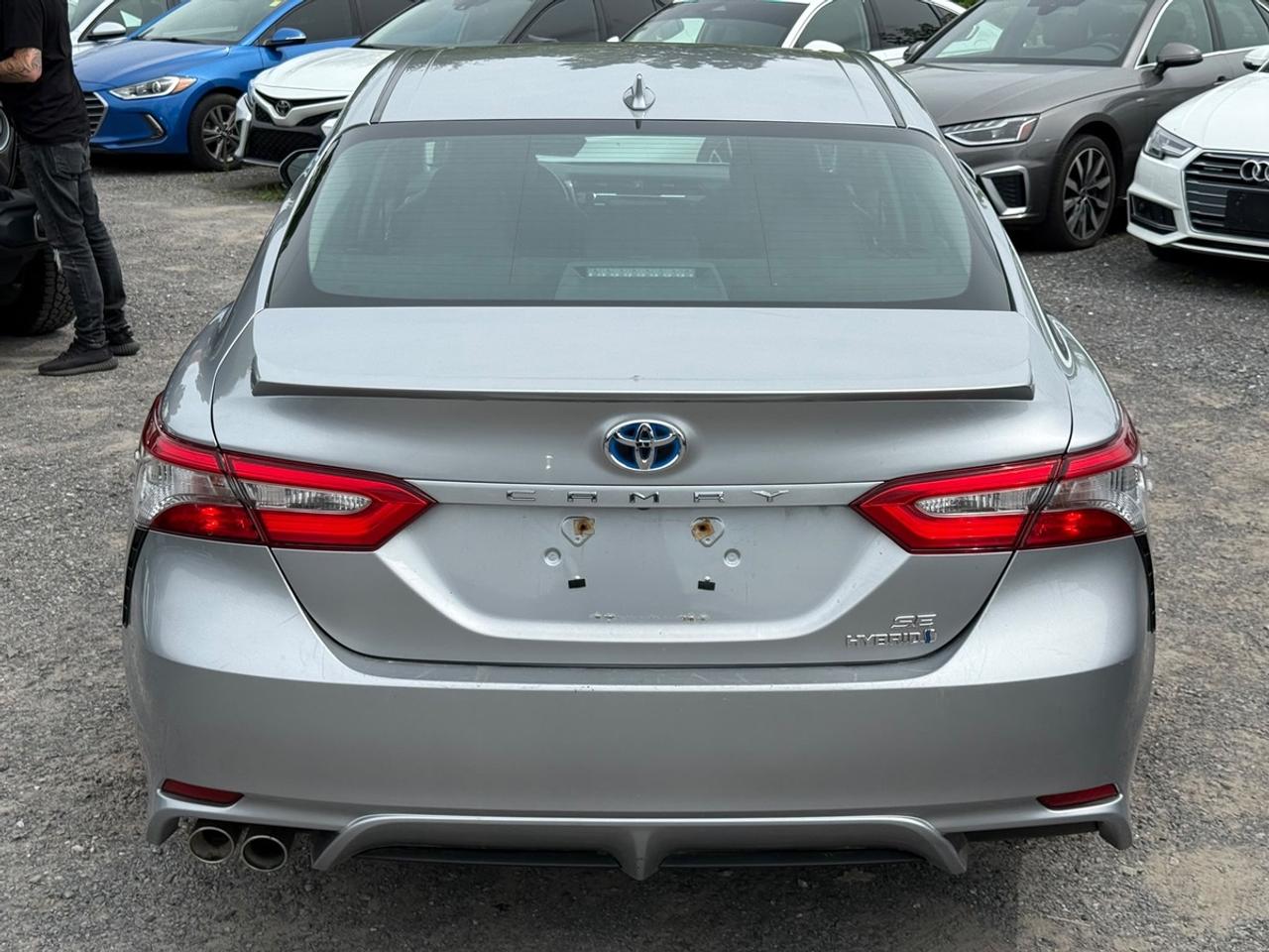 2019 Toyota Camry HYBRID SE Photo