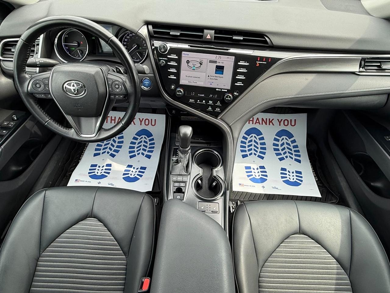 2019 Toyota Camry HYBRID SE Photo