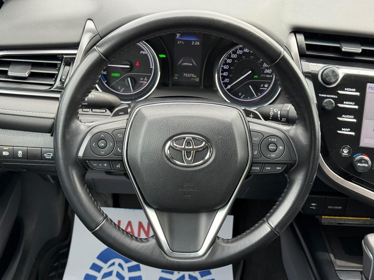 2019 Toyota Camry HYBRID SE Photo