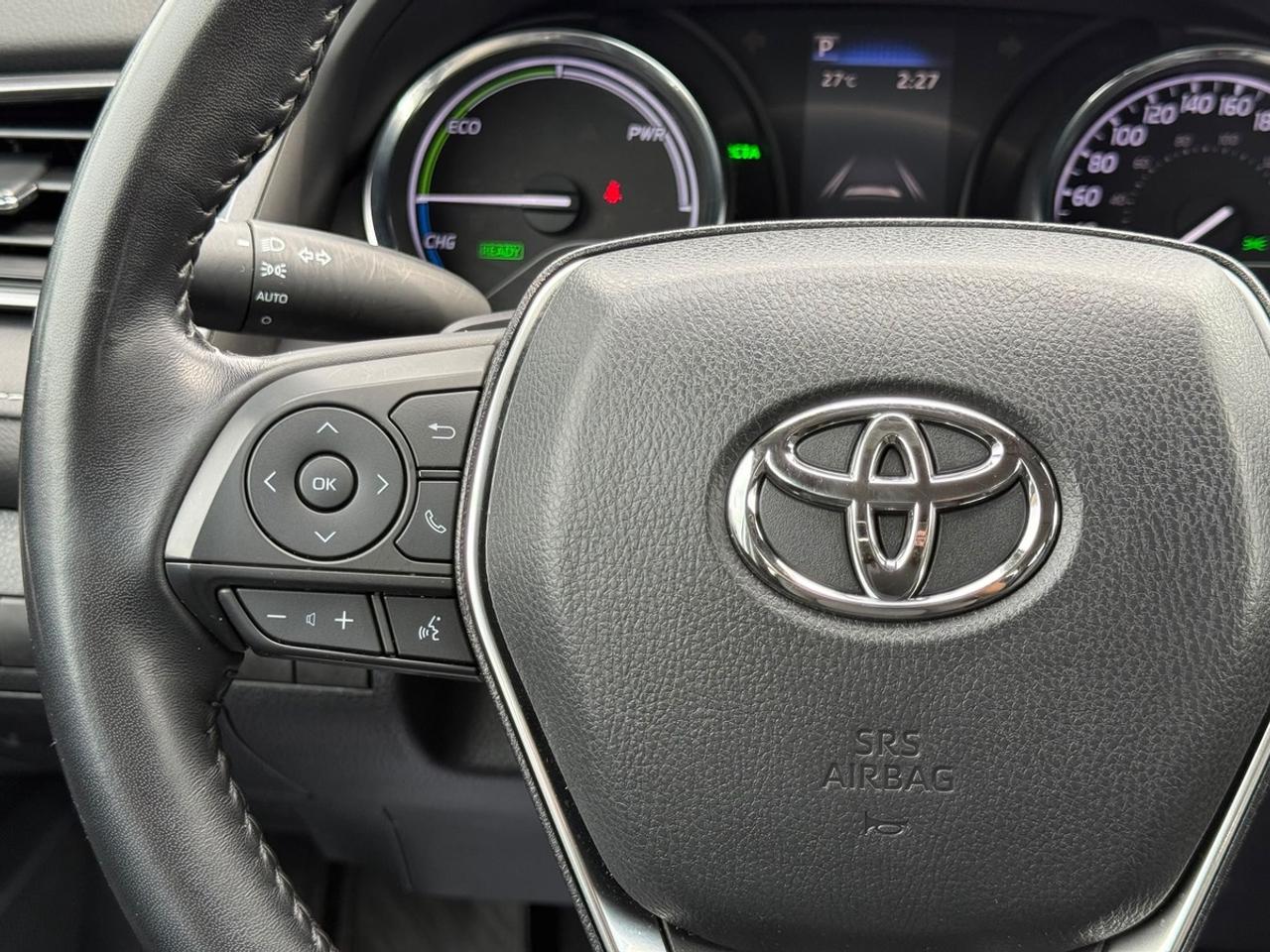 2019 Toyota Camry HYBRID SE Photo