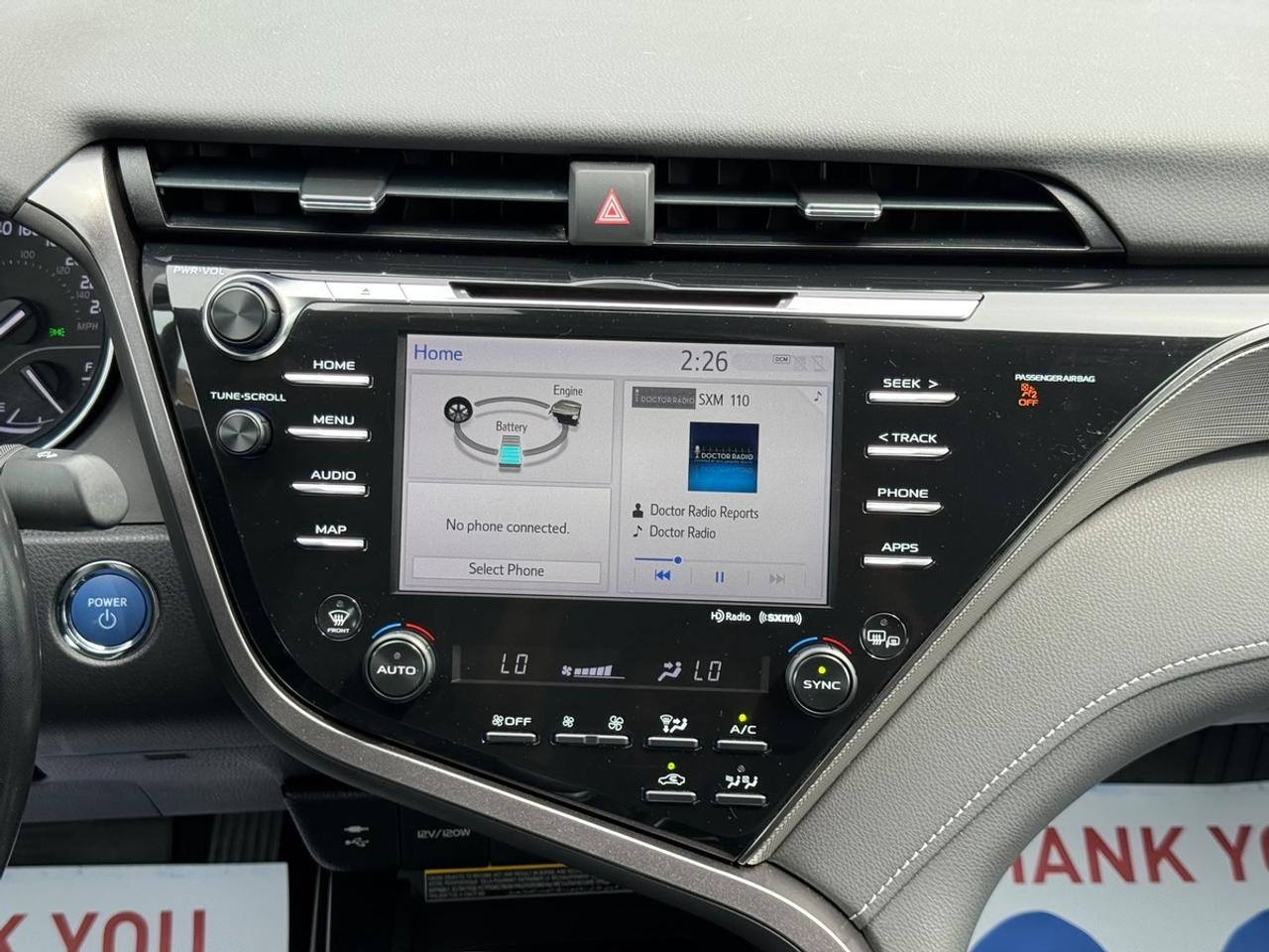 2019 Toyota Camry HYBRID SE Photo