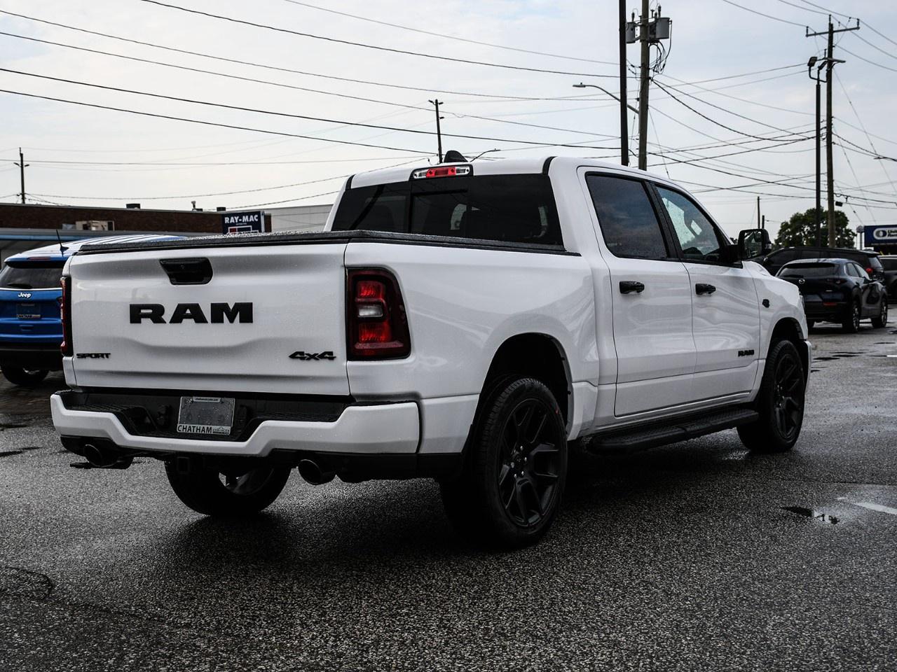 2027 RAM 1500 SPORT 4X4 CREW CAB 5'7" BOX Photo3