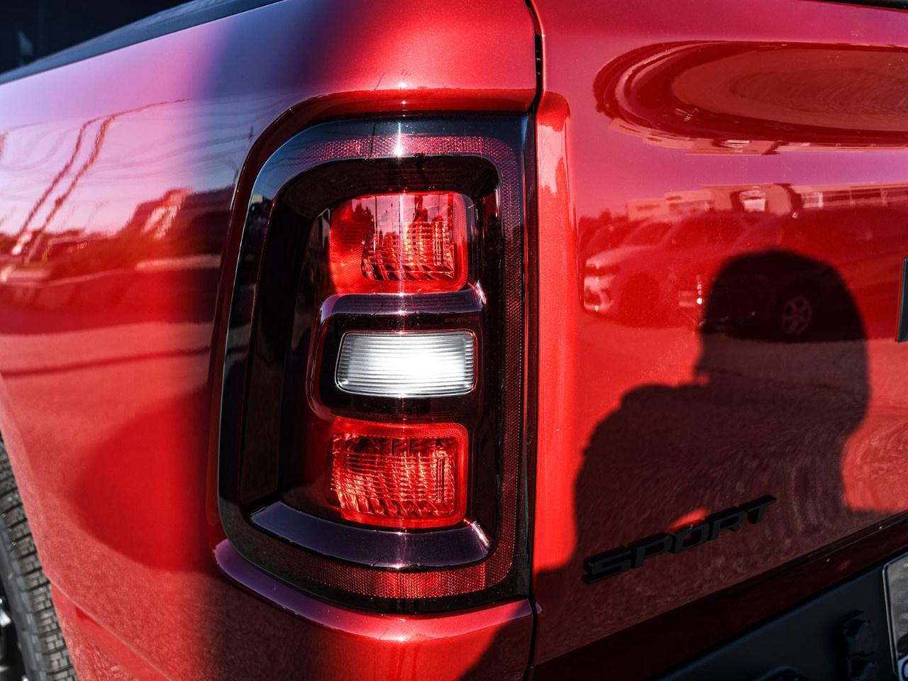 2027 RAM 1500 SPORT 4X4 CREW CAB 5'7" BOX Photo