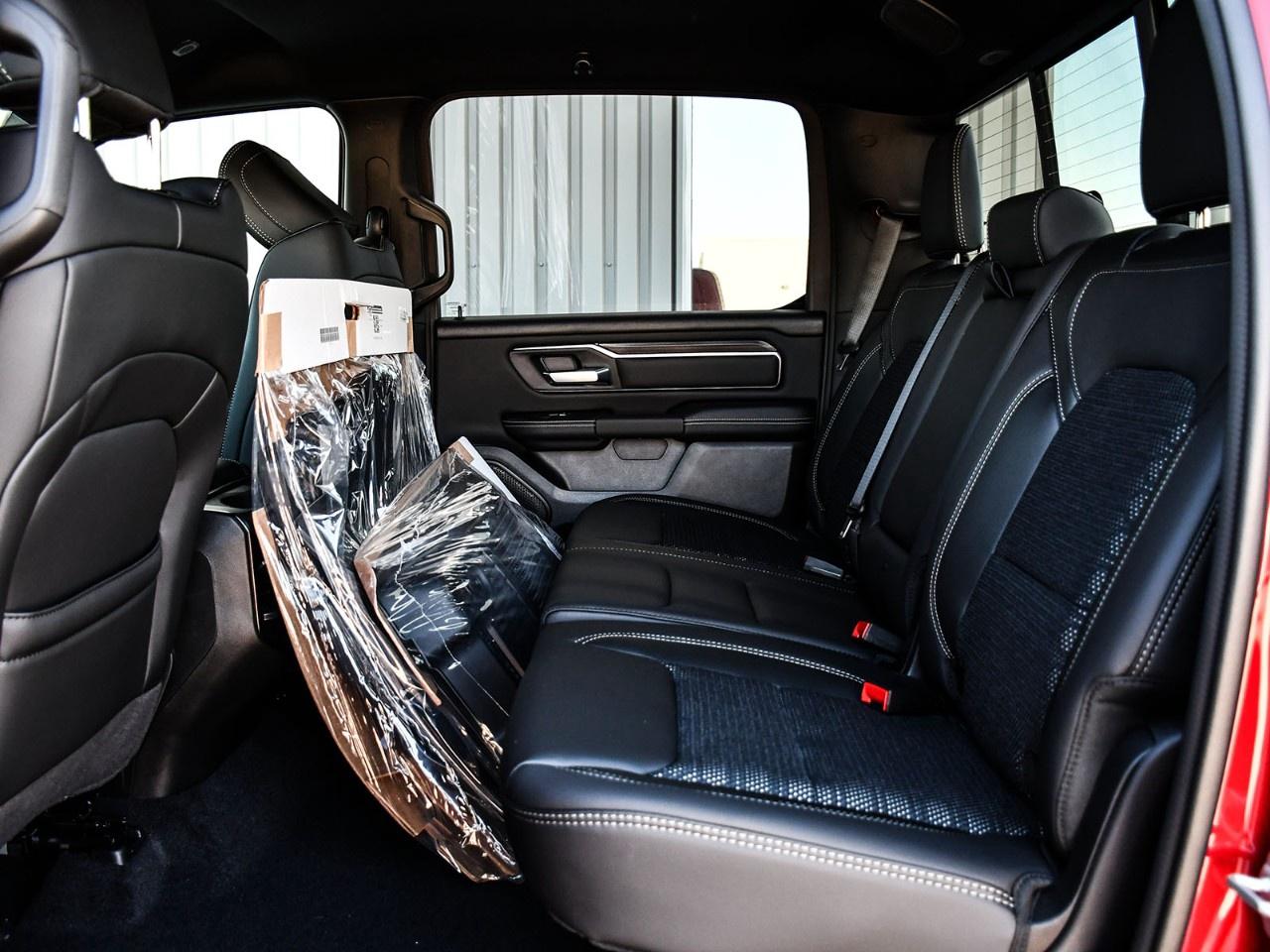 2027 RAM 1500 SPORT 4X4 CREW CAB 5'7" BOX Photo