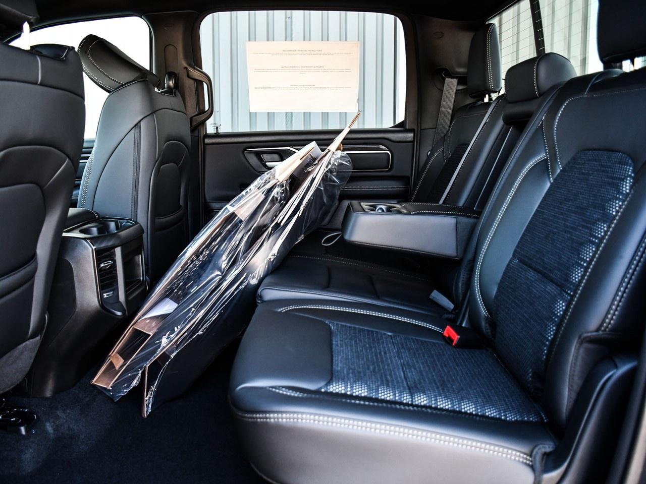 2027 RAM 1500 SPORT 4X4 CREW CAB 5'7" BOX Photo