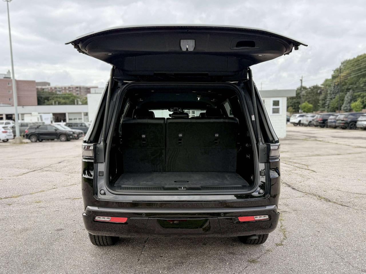 2026 Jeep Grand Wagoneer Limited Altitude 4x4 Photo