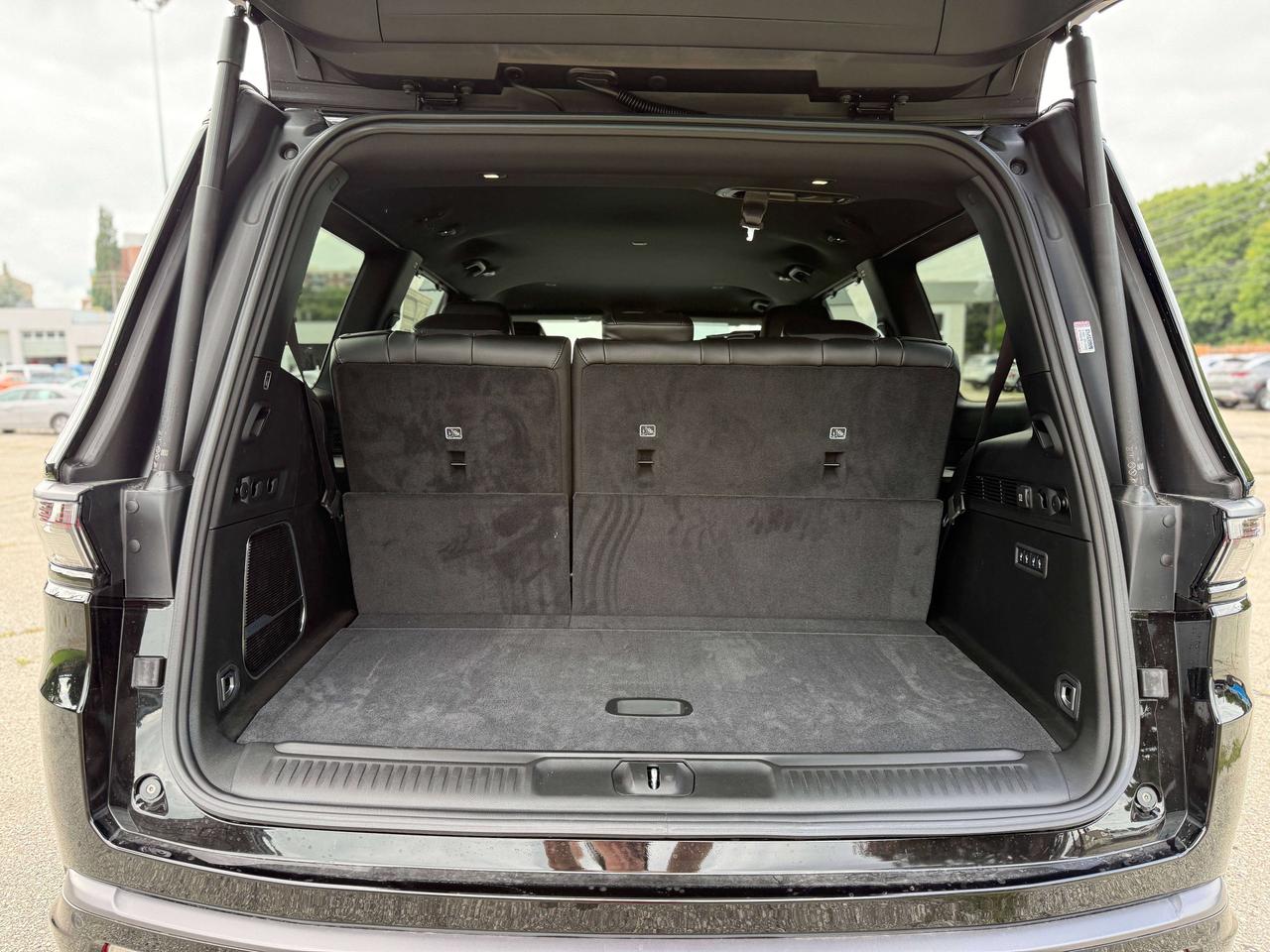 2026 Jeep Grand Wagoneer Limited Altitude 4x4 Photo