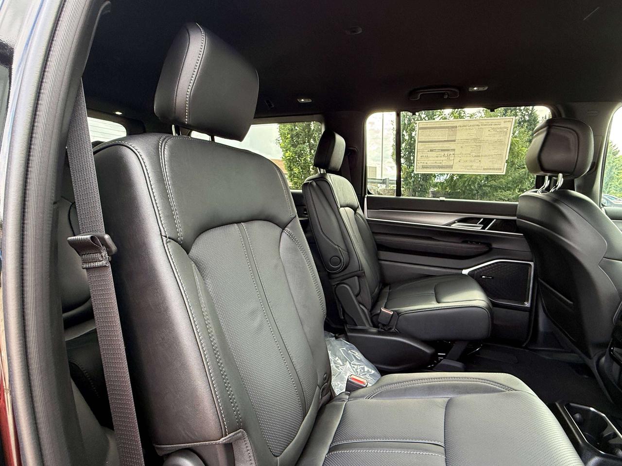 2026 Jeep Grand Wagoneer Limited Altitude 4x4 Photo