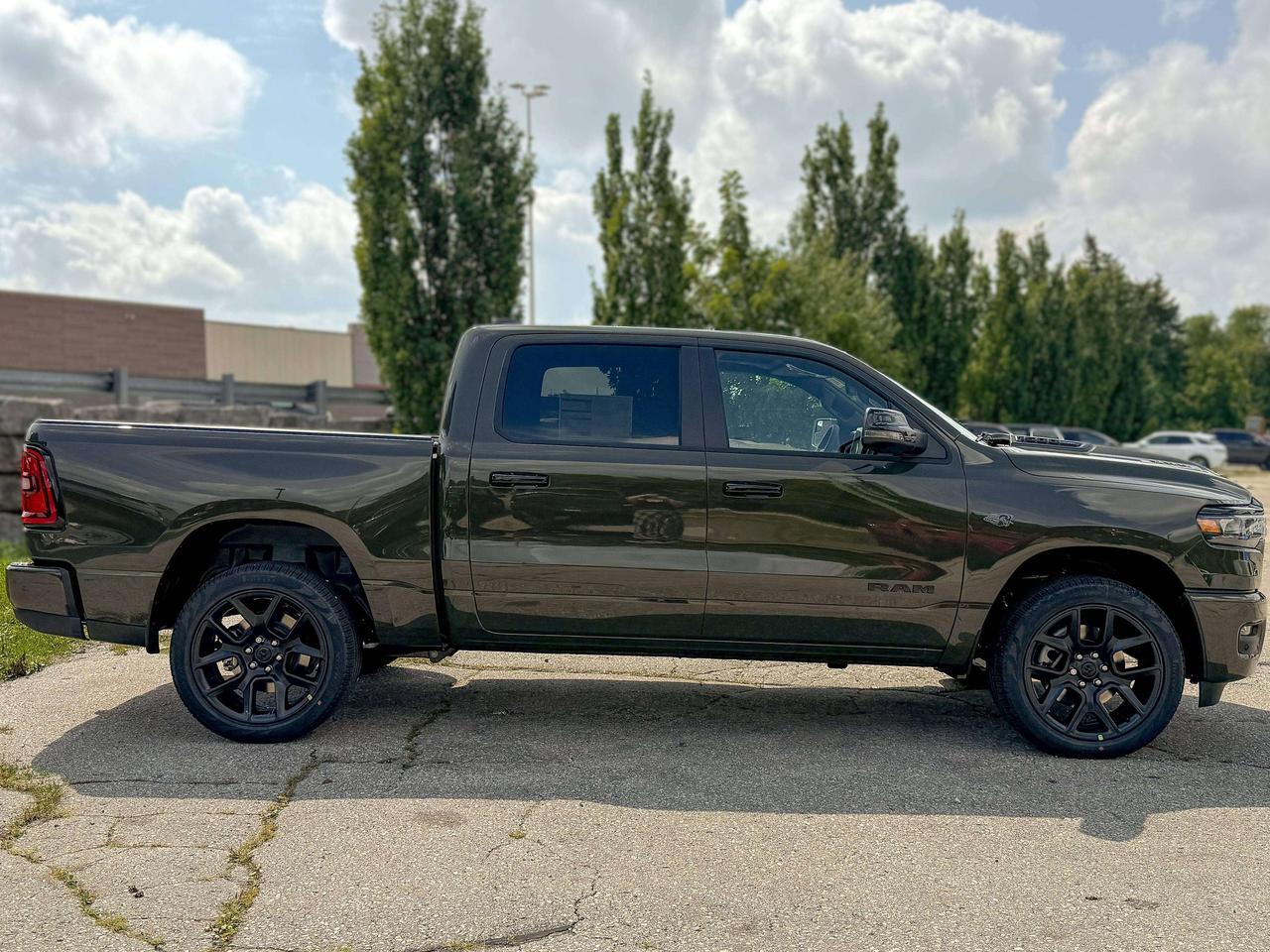 2027 RAM 1500 SPORT Photo