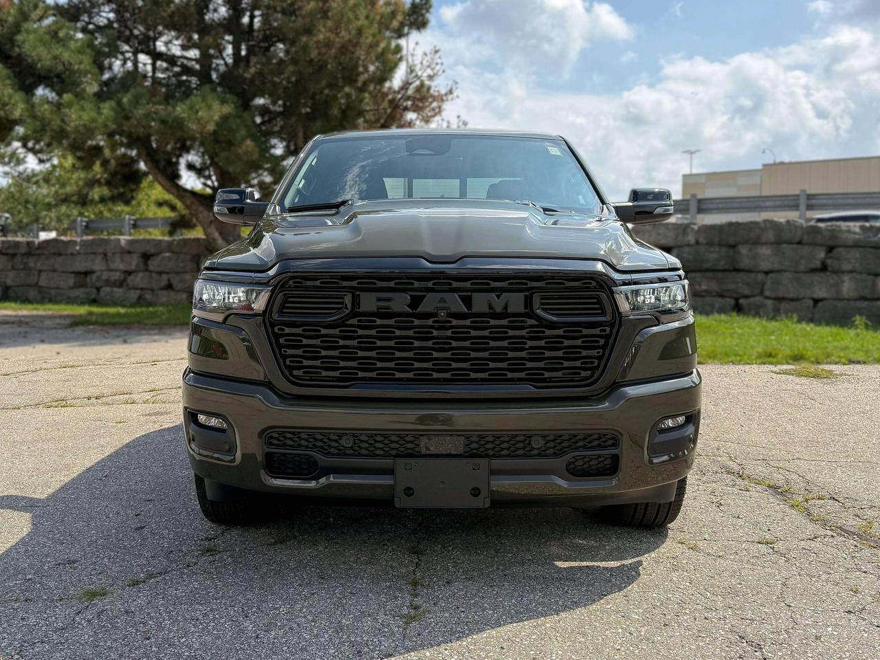 2027 RAM 1500 SPORT Photo5