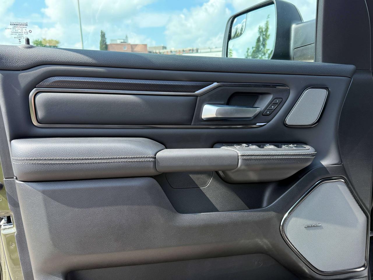 2027 RAM 1500 SPORT Photo