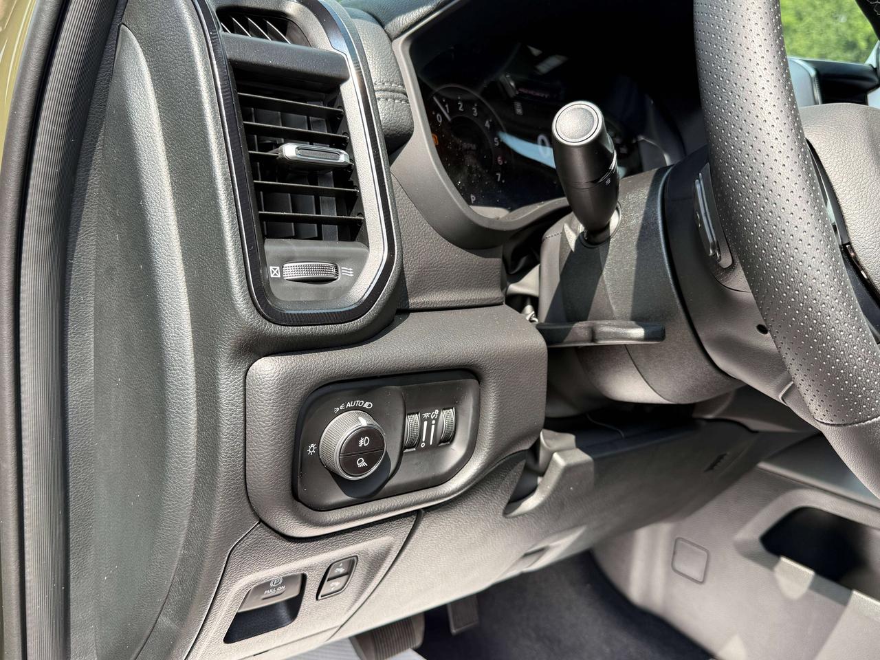 2027 RAM 1500 SPORT Photo