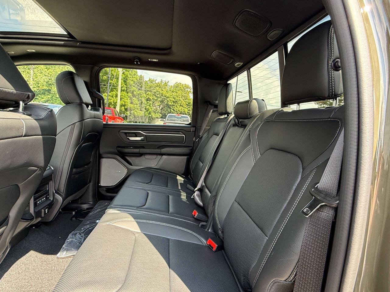 2027 RAM 1500 SPORT Photo