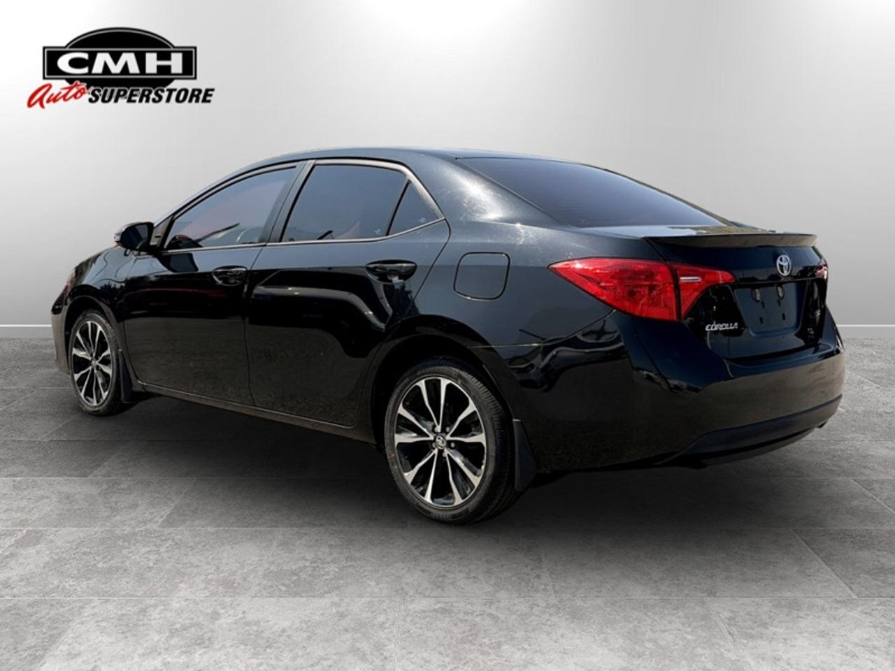 2018 Toyota Corolla SE  **SUNROOF - HTD SW** Photo3