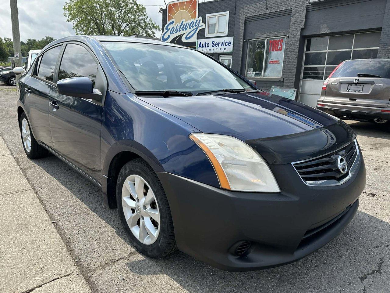 2011 Nissan Sentra 2.0 - Photo #2
