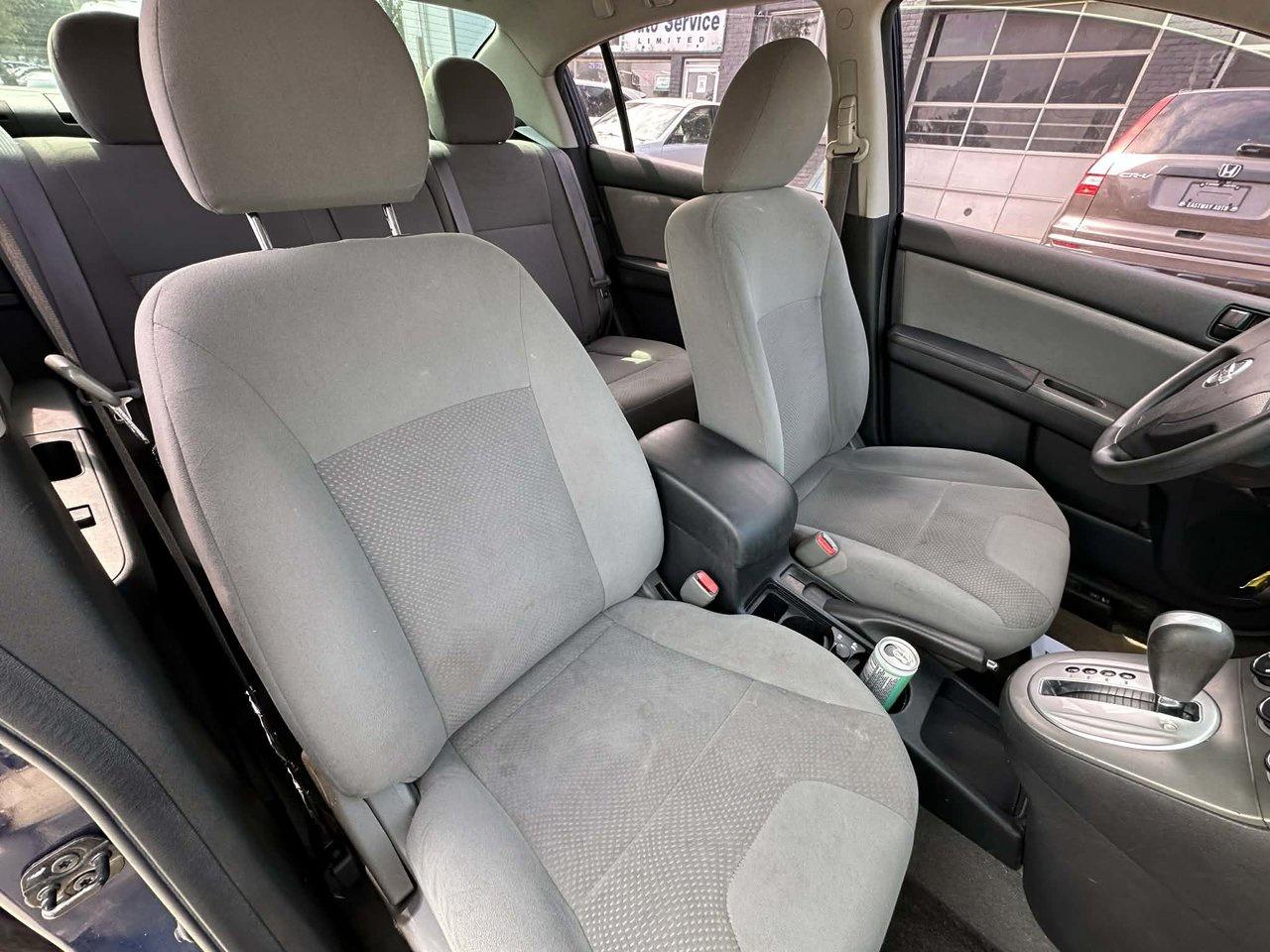 2011 Nissan Sentra 2.0 Photo