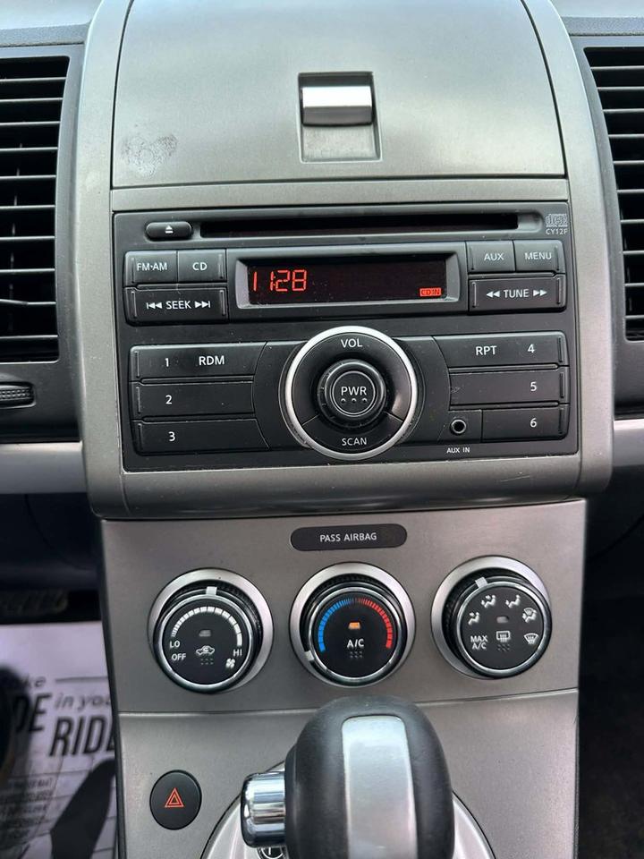 2011 Nissan Sentra 2.0 Photo