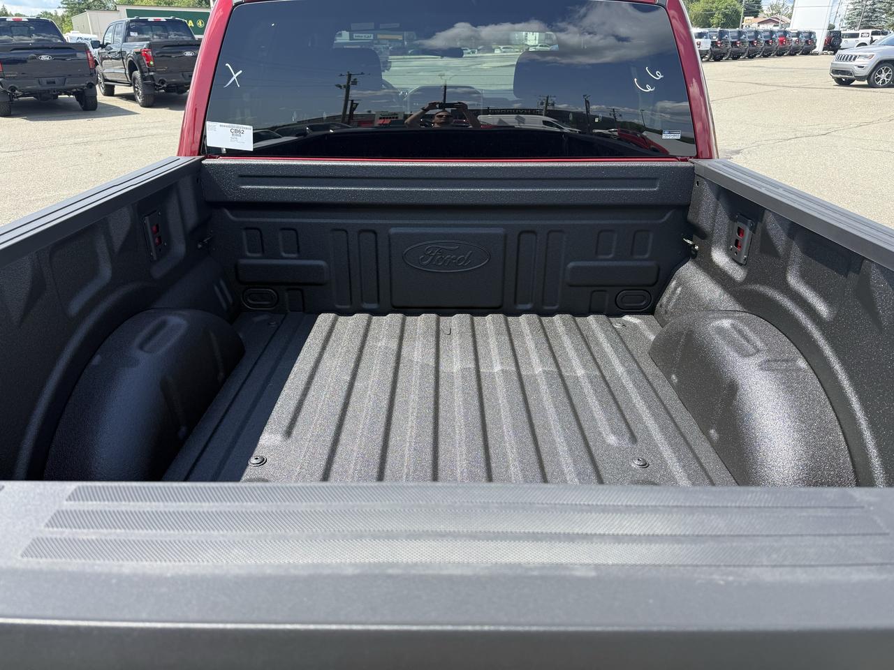 2026 Ford F-150 STX 4WD SuperCrew 5.5' Box Photo4