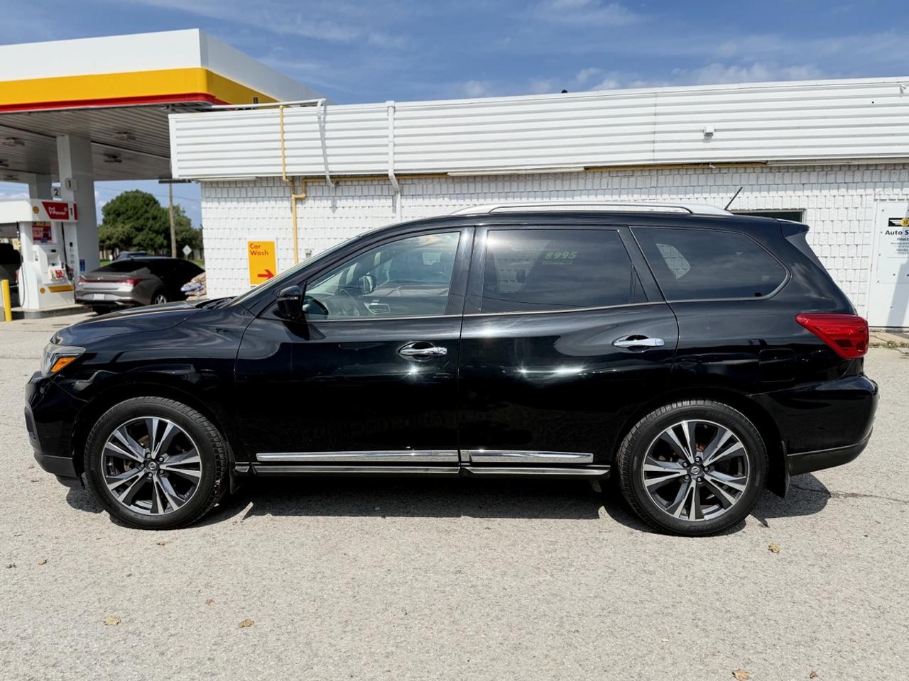 2017 Nissan Pathfinder Platinum NO ACCIDENTS 1 OWNER Photo