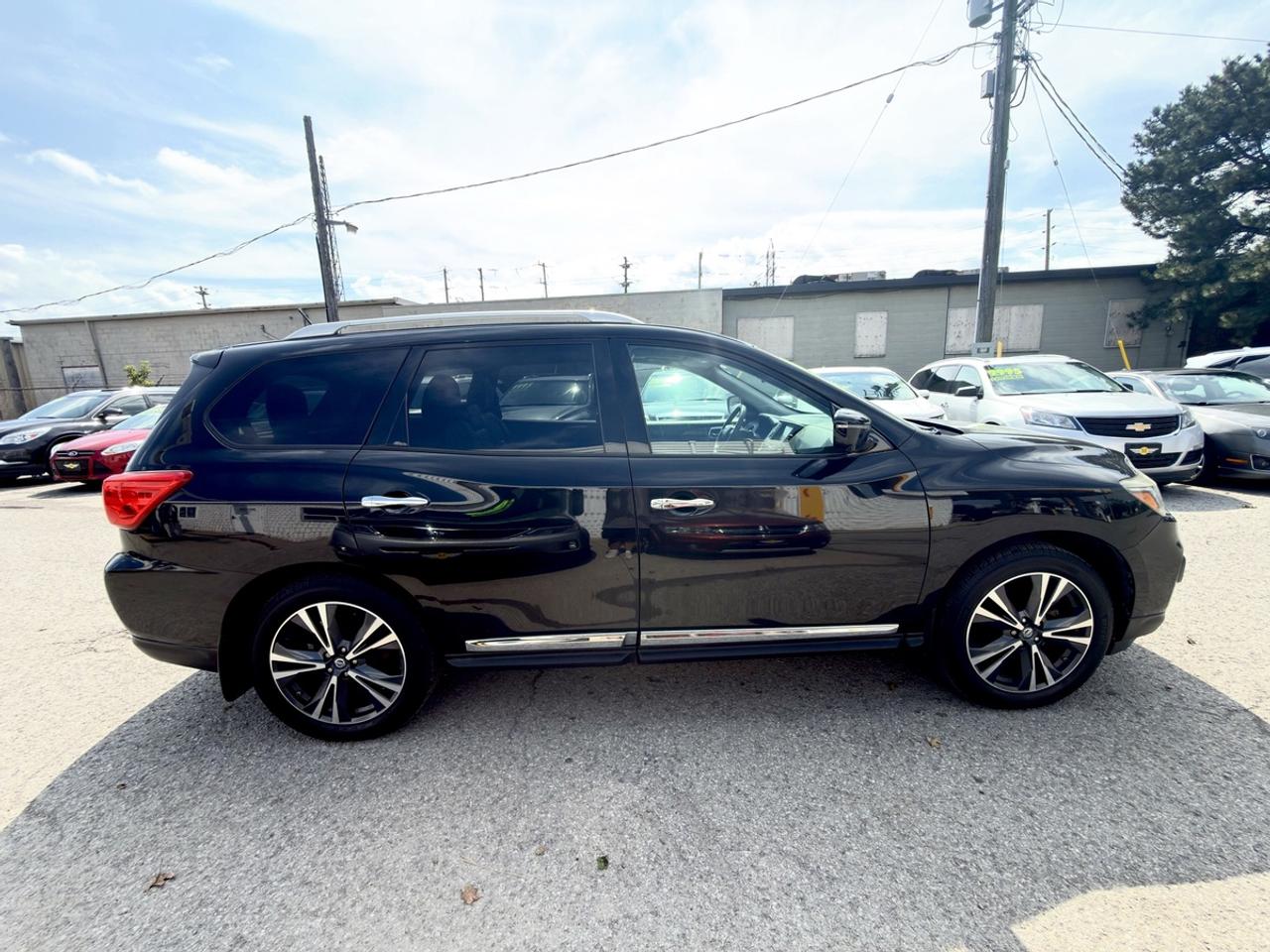 2017 Nissan Pathfinder Platinum NO ACCIDENTS 1 OWNER Photo