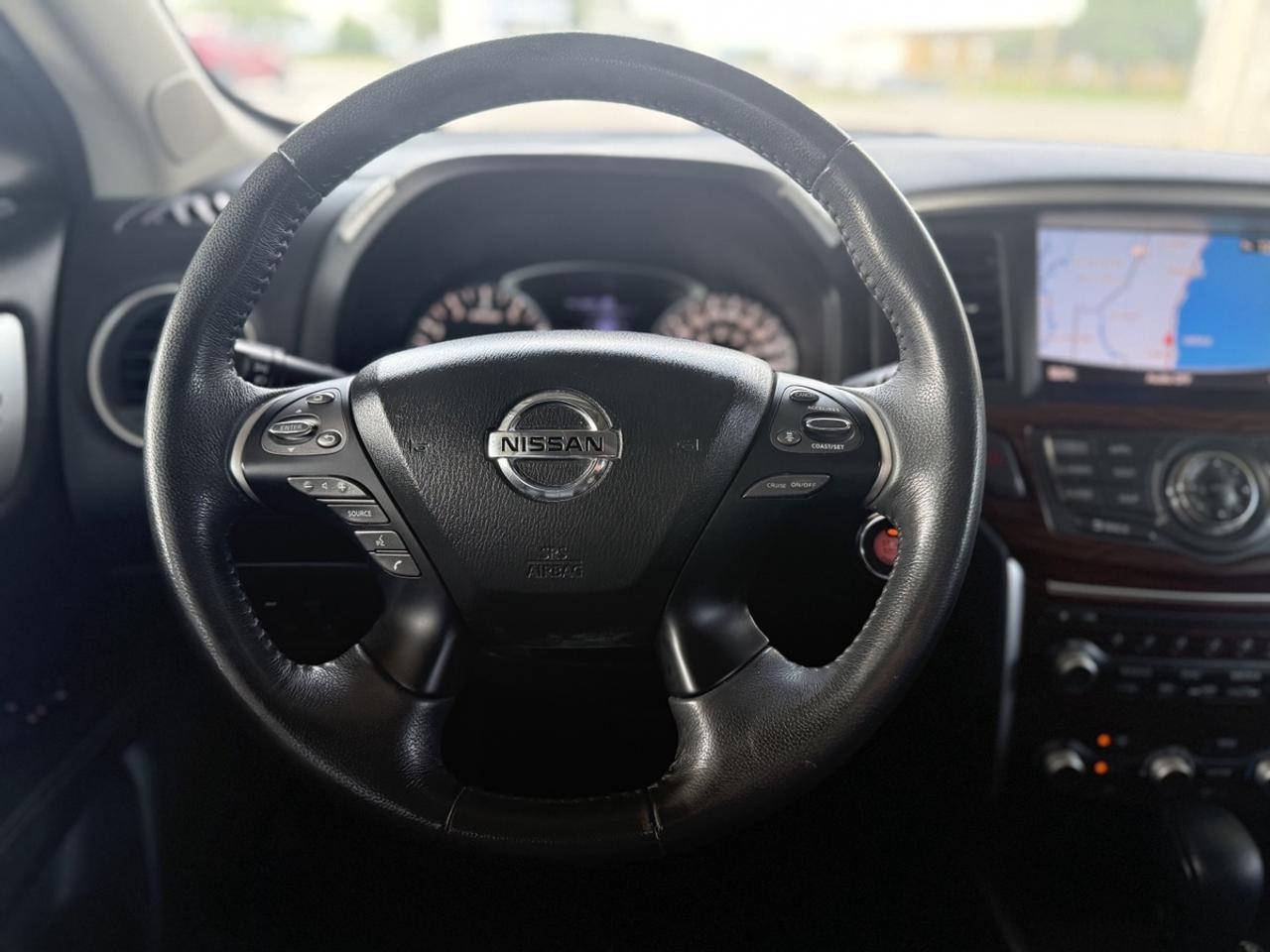 2017 Nissan Pathfinder Platinum NO ACCIDENTS 1 OWNER Photo