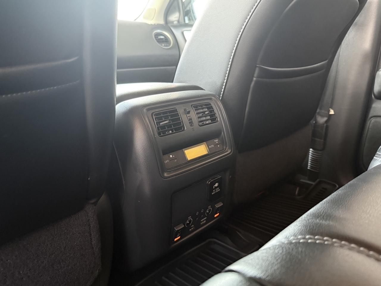 2017 Nissan Pathfinder Platinum NO ACCIDENTS 1 OWNER Photo