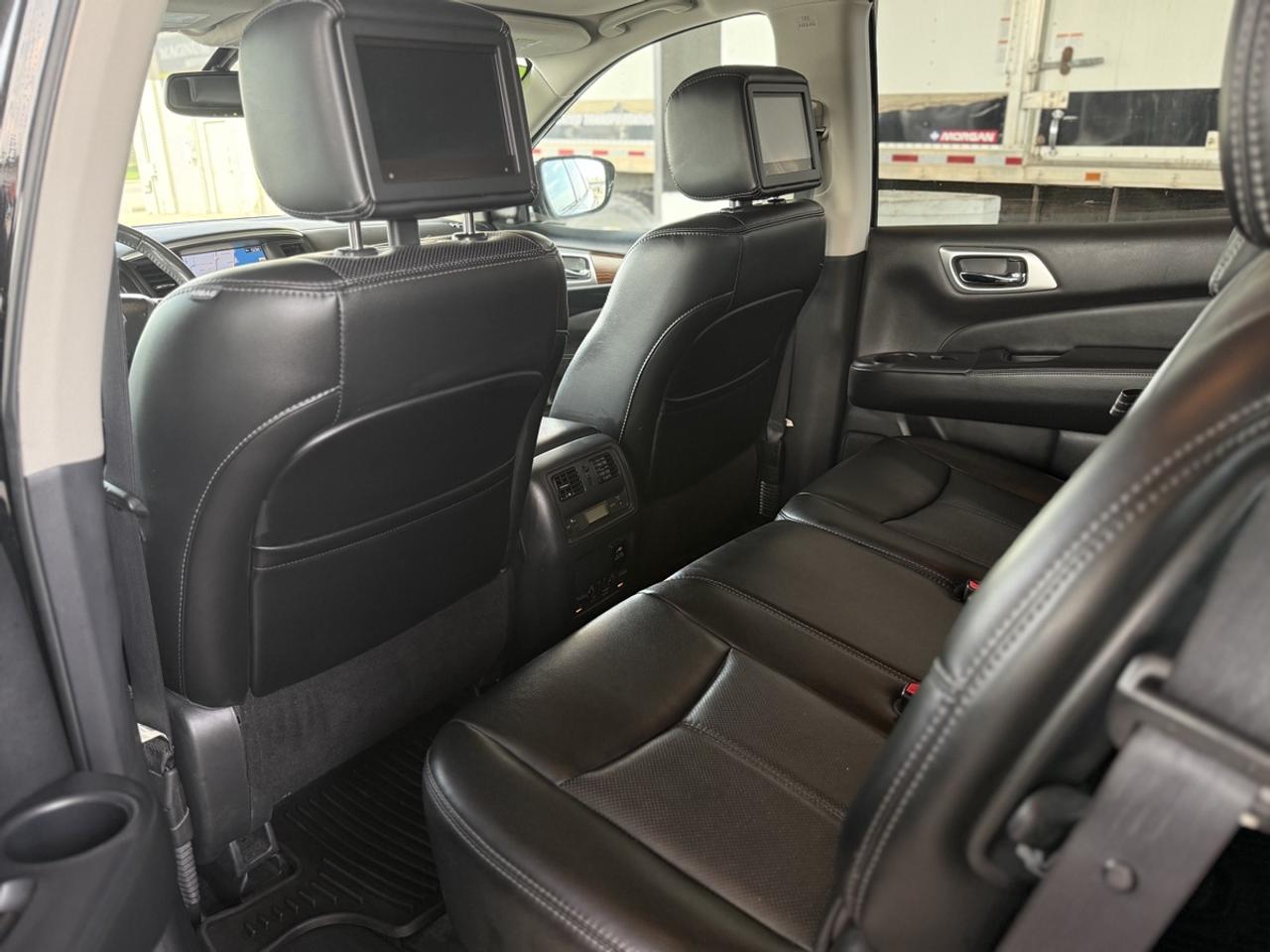 2017 Nissan Pathfinder Platinum NO ACCIDENTS 1 OWNER Photo