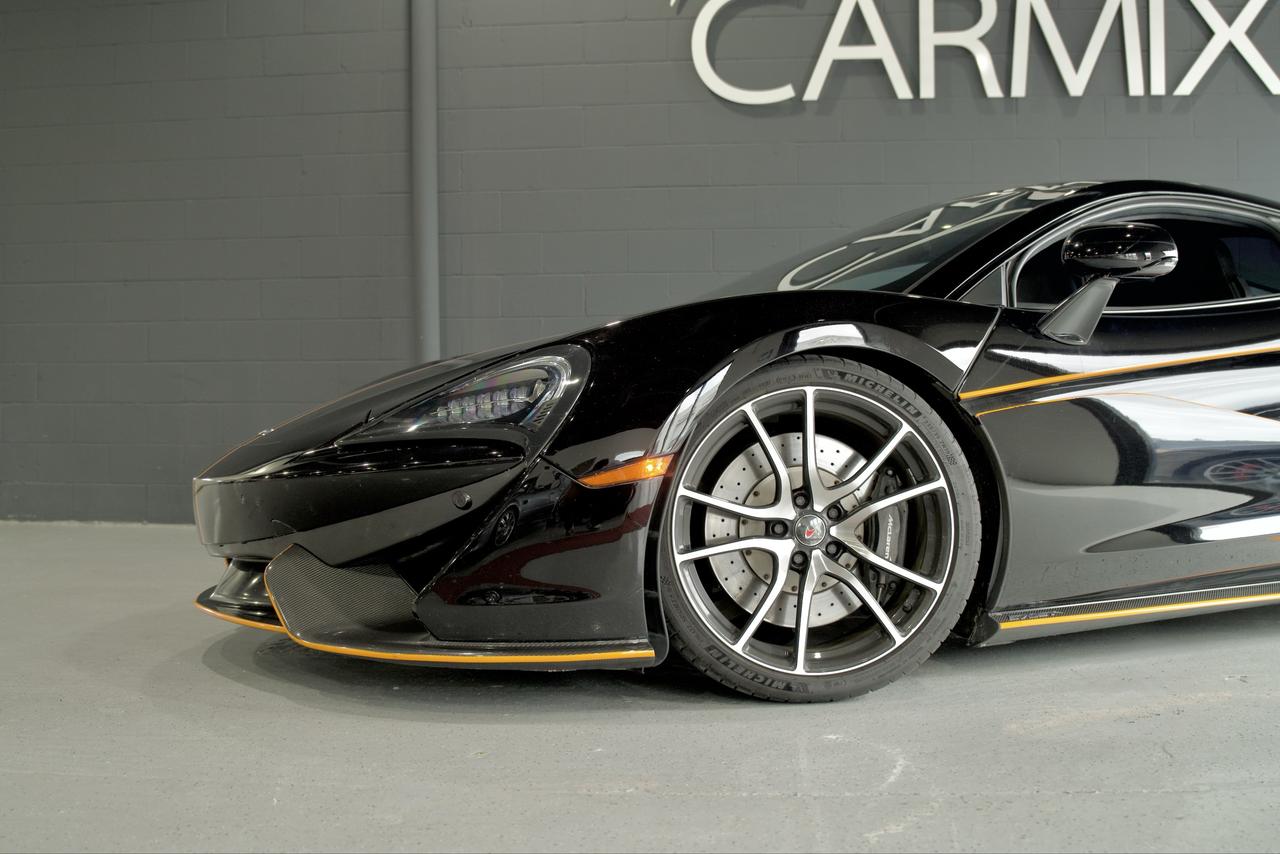 2017 McLaren 570GT  Photo3