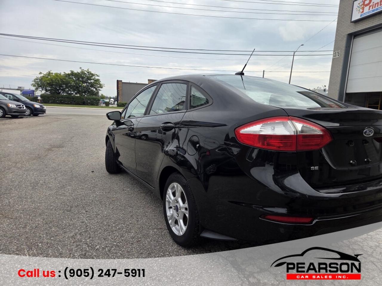 2016 Ford Fiesta SE Photo2