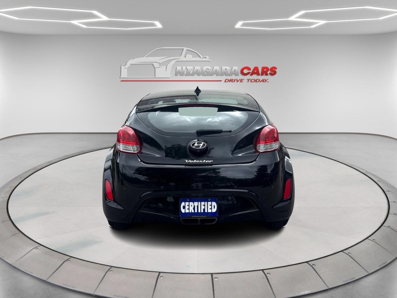 2016 Hyundai Veloster SE Photo