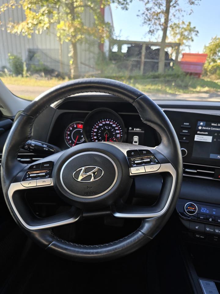 2022 Hyundai Elantra Preferred Photo