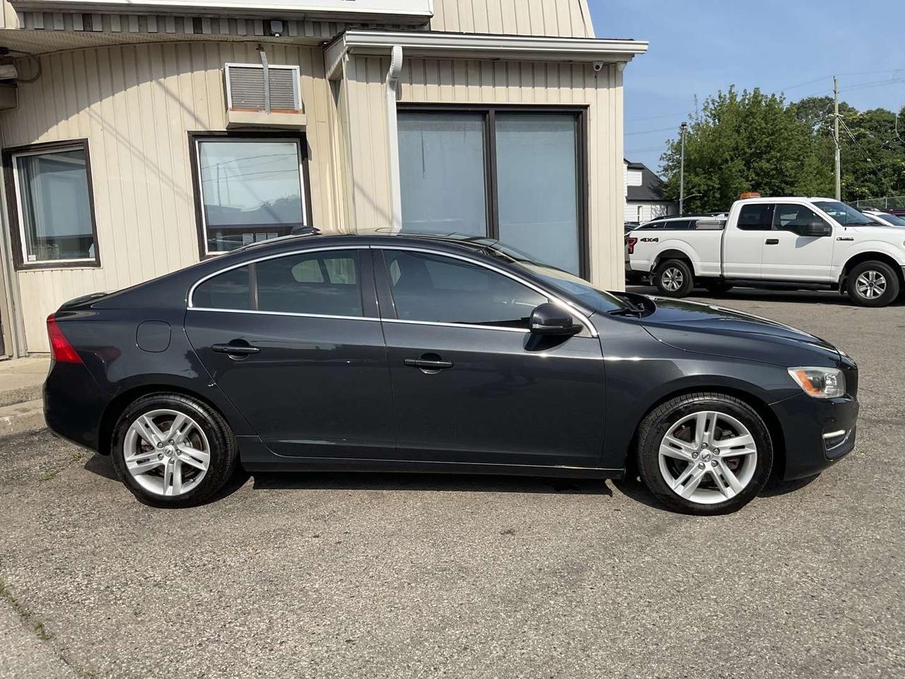 2015 Volvo S60 T5 Drive- E Premier - LEATHER! BSM! SUNROOF! Photo