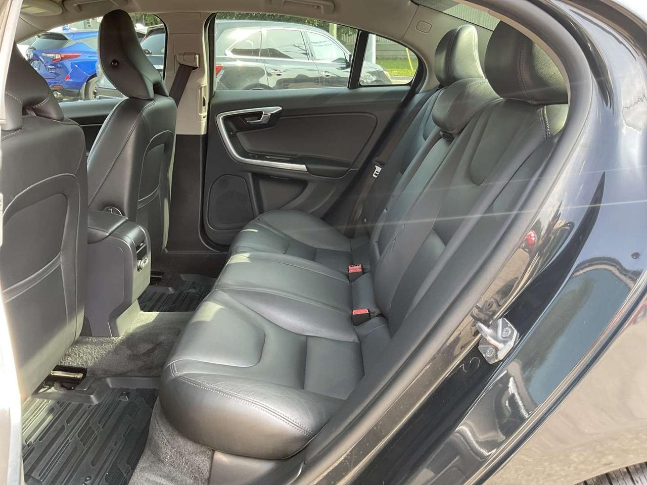2015 Volvo S60 T5 Drive- E Premier - LEATHER! BSM! SUNROOF! Photo